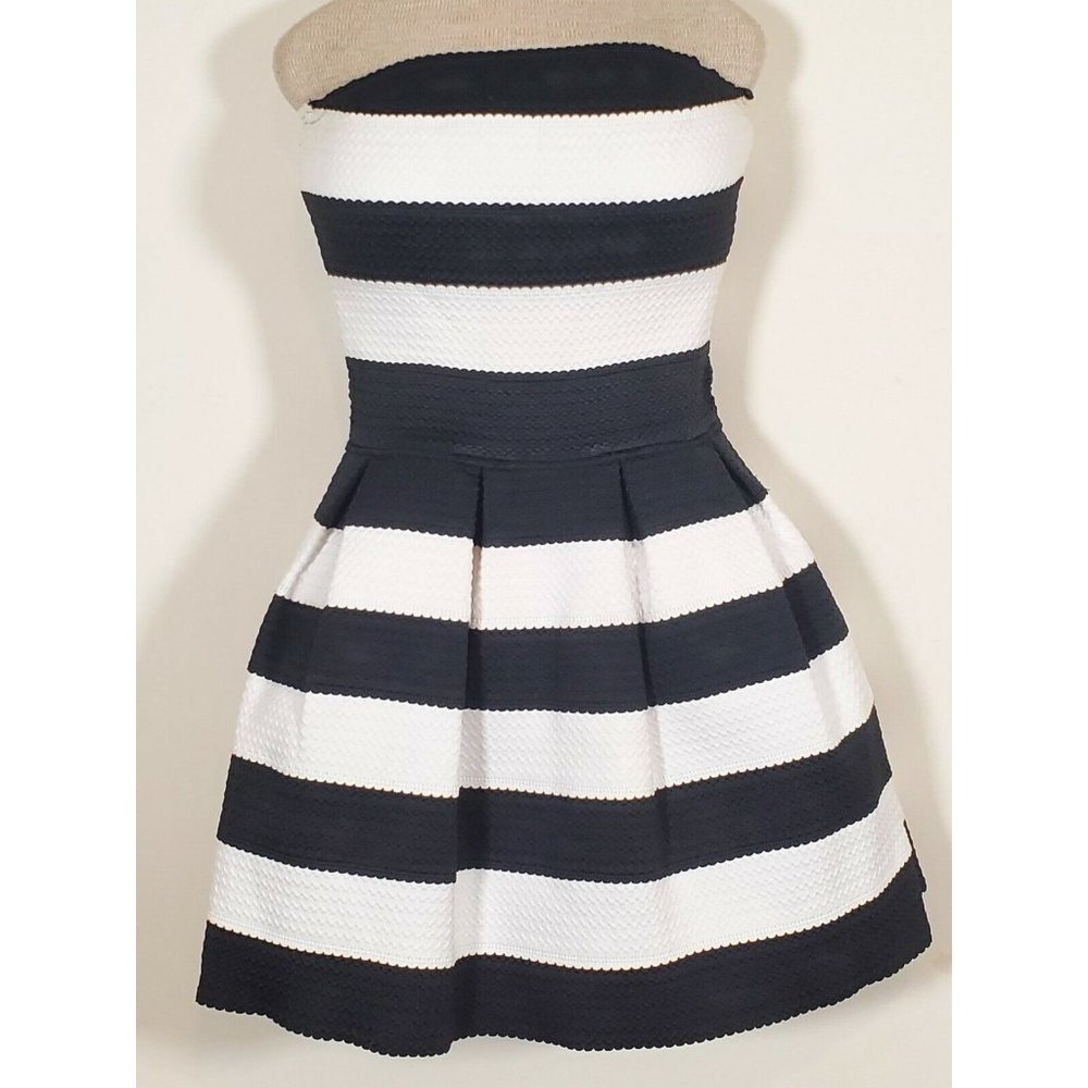 B. Darlin Dress Junior’s Size 1 / 2 Prom Black And White Striped Strapless Dress